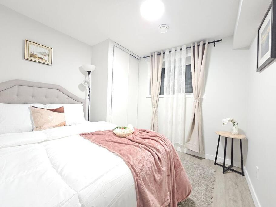 Cozy Suites In Calgary Area Balzac Exteriér fotografie